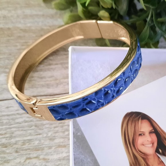 Daniela Swaebe Zaffre Blue Crocodile Inlay Thin Hinge Bangle - Goldtone, New! - Picture 16 of 16